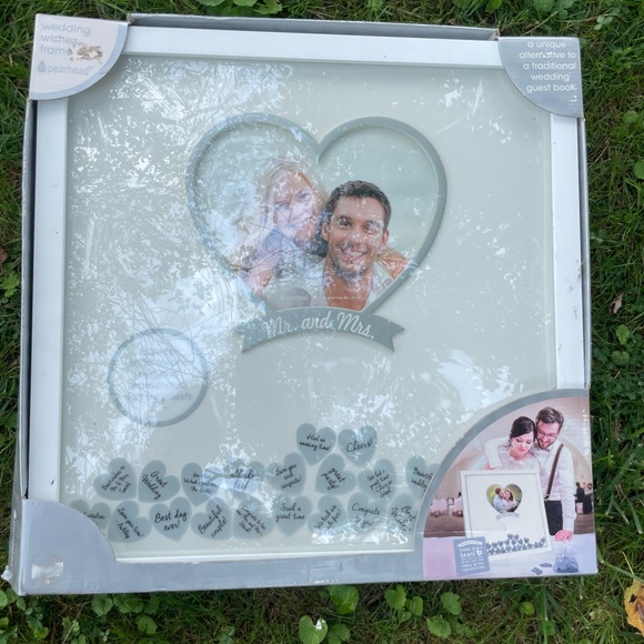 NIB Wedding Memory Book Photo Frame 150 Pieces Heart Shaped Wedding Guest Sign - Picture 3 of 4